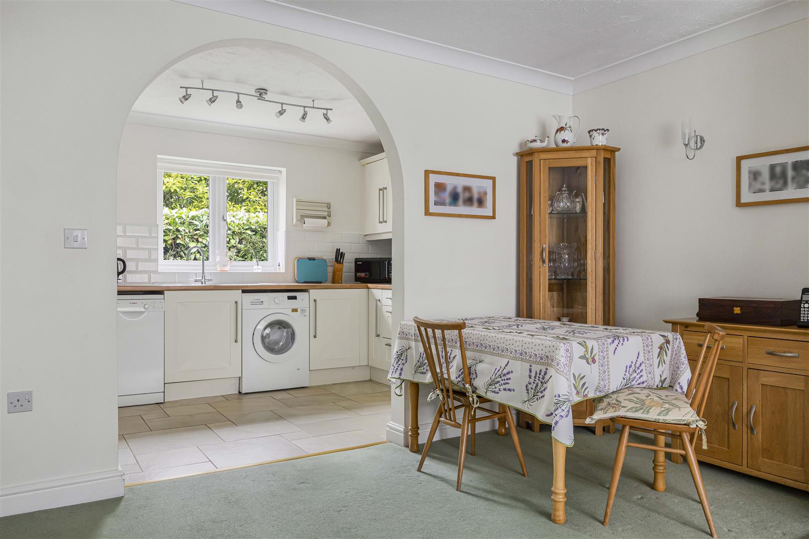 1 bed property in War Memorial Place, Henley-On-Thames